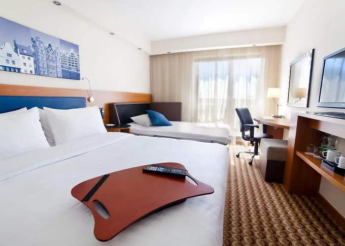 Hampton By Hilton Airport